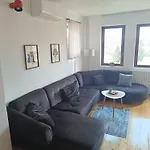 Gracia Villa *